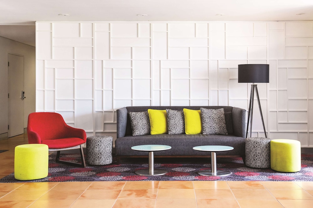Mercure Sydney Blacktown 56/72