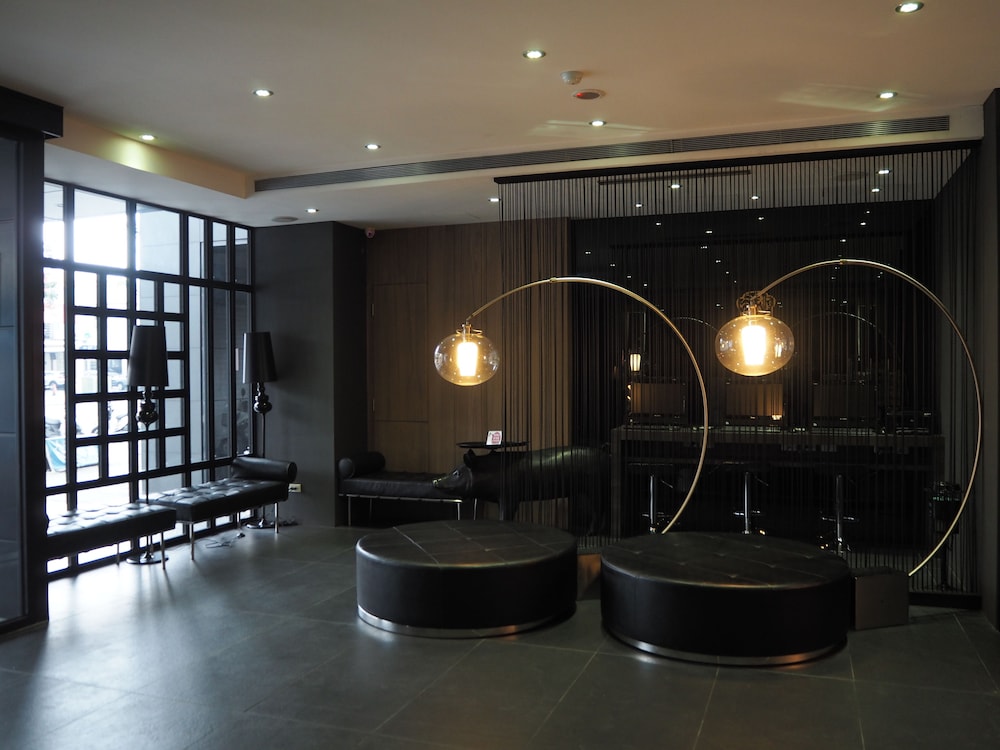 The Riverside Hotel International 48/63