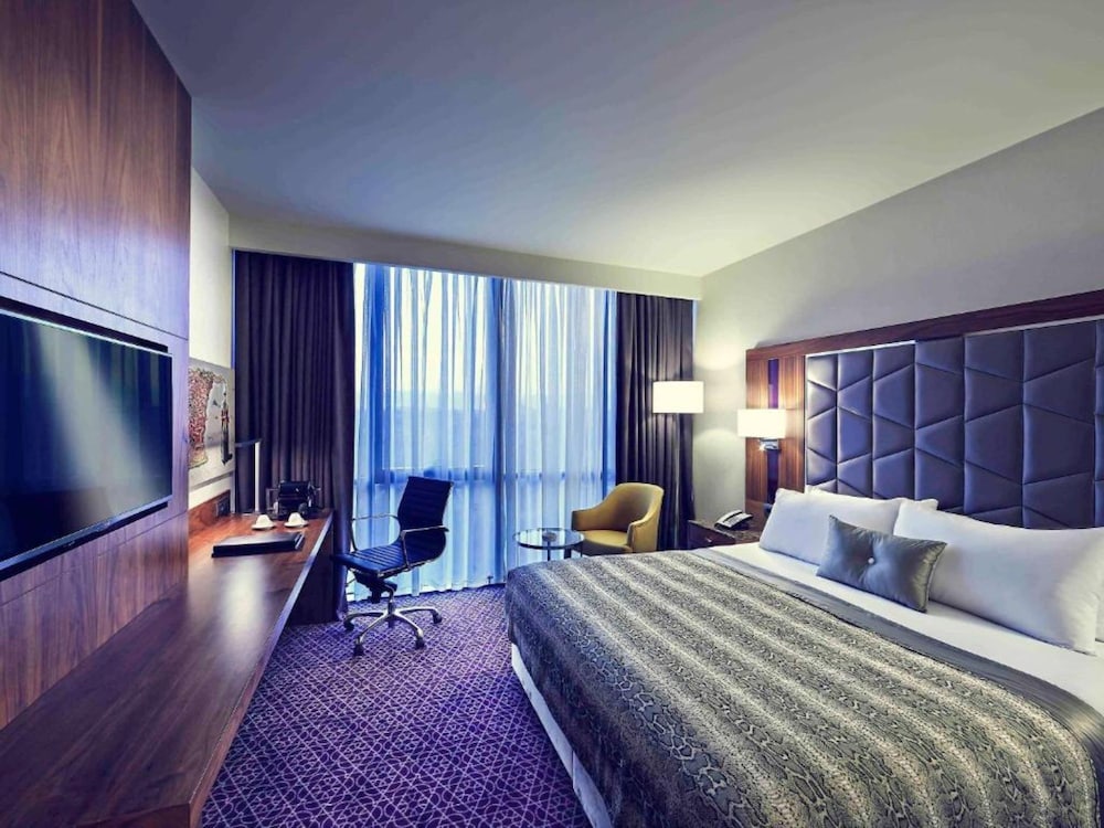 SUPERIOR, KING BED