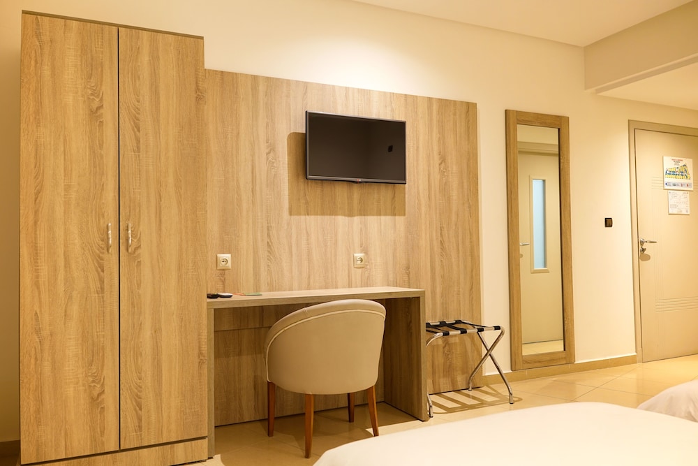 Hotel el Djenina 33/39