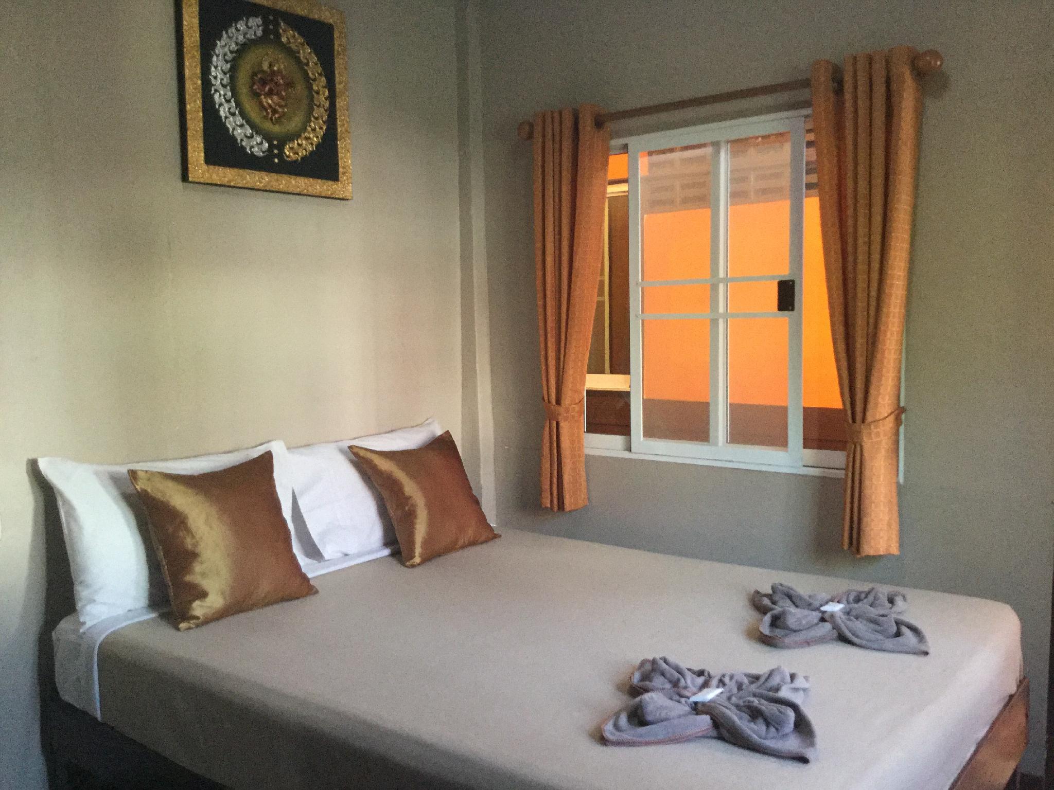 Standard, Double or Twin Bed, with Fan