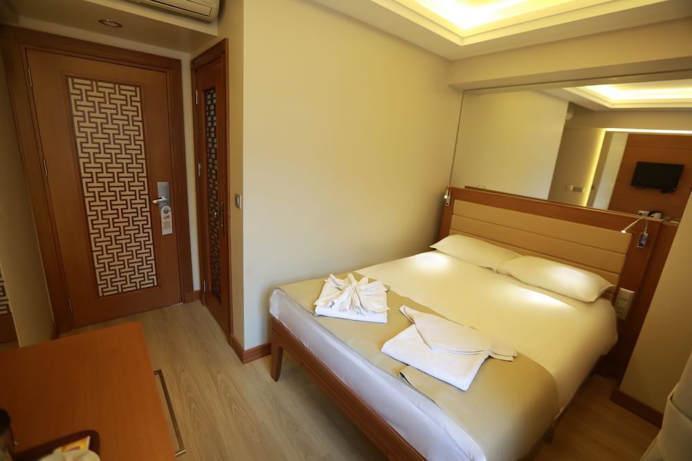 Sirkeci Park Hotel 16/68