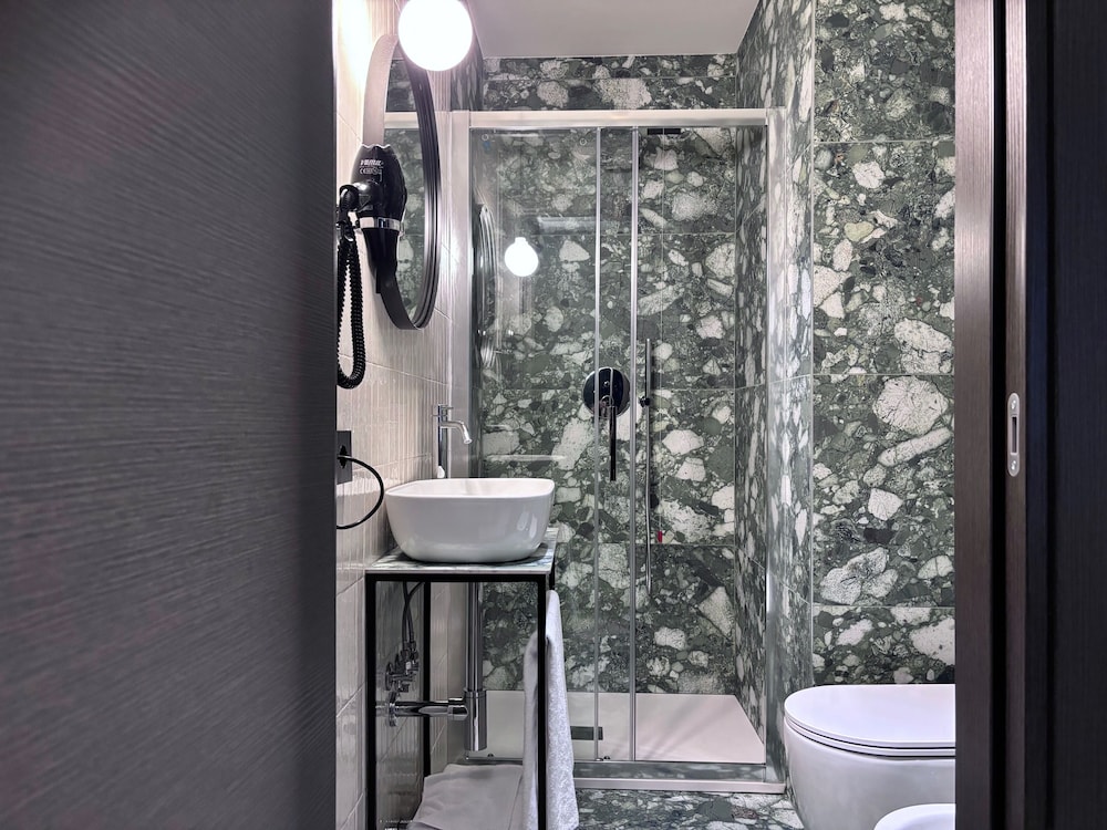 AV Hotel Milano 53/55