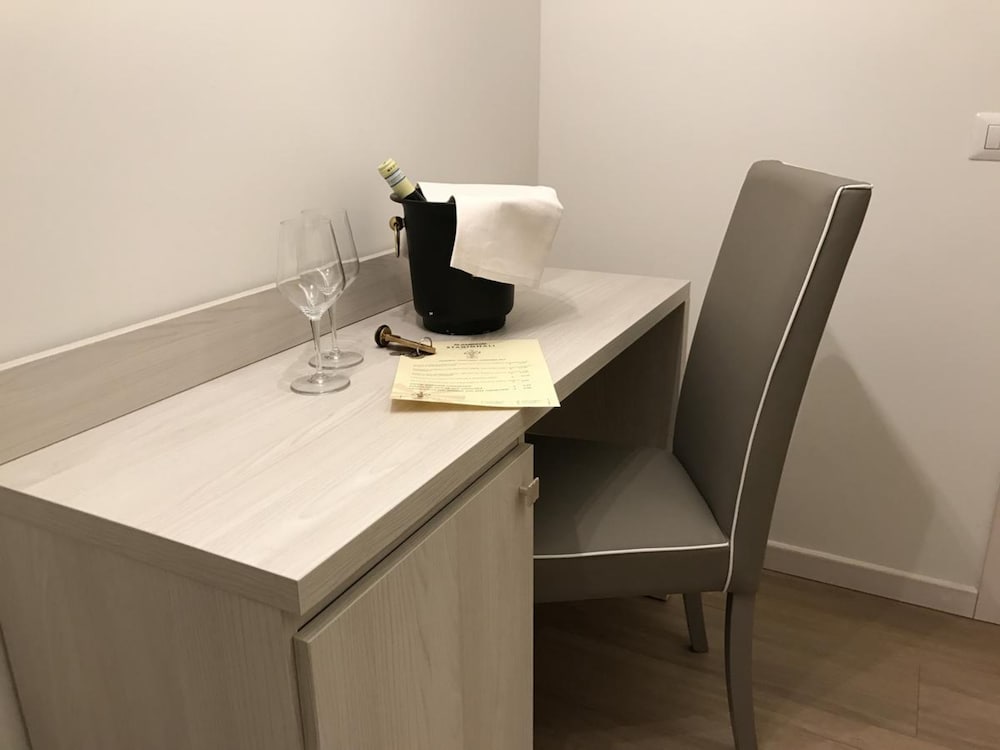 Dogana Hotel 56/65