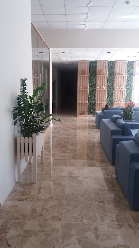 Marina Hotel 47/68