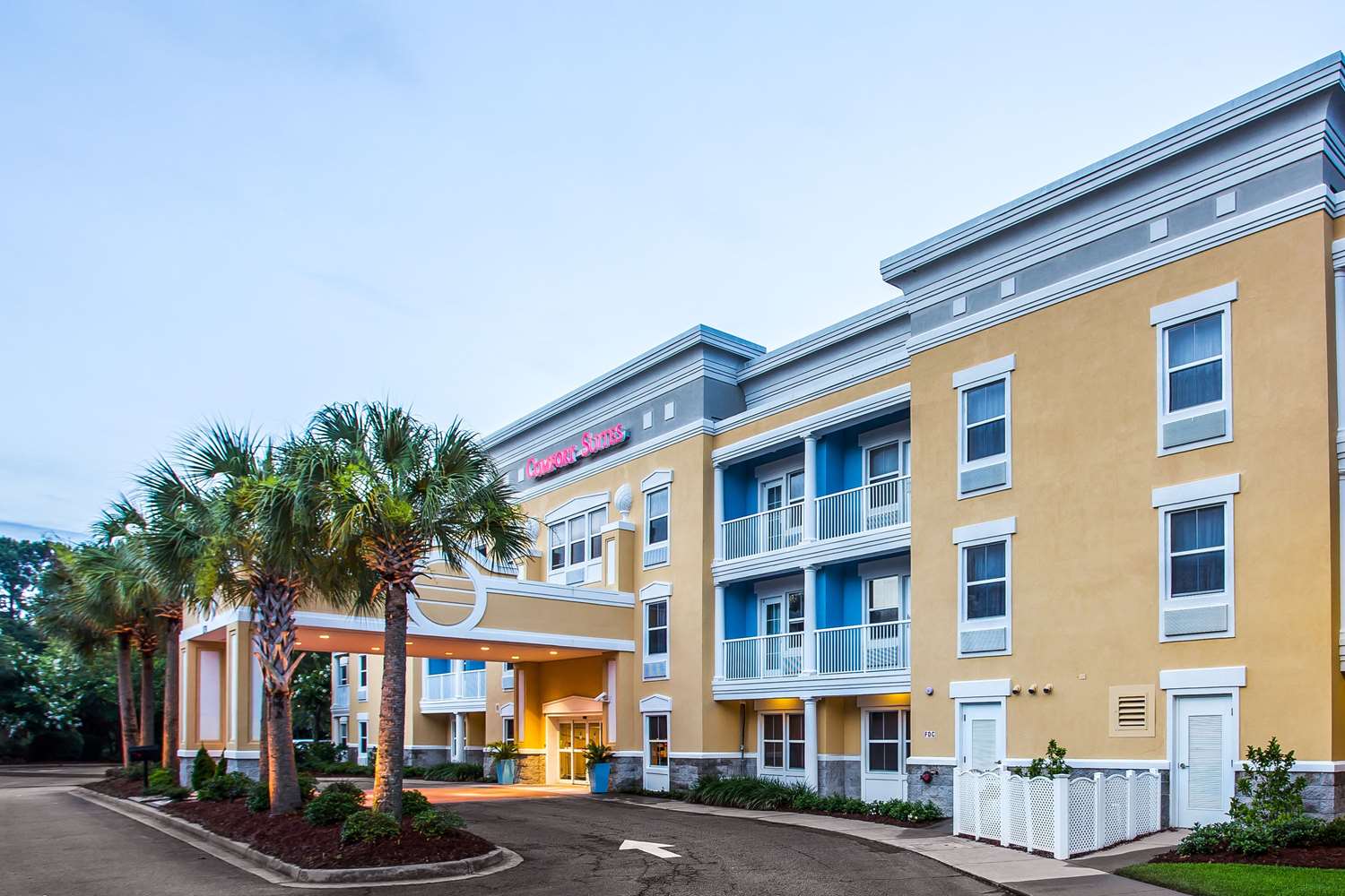 Comfort Suites At Isle Of Palms Connector 44/48
