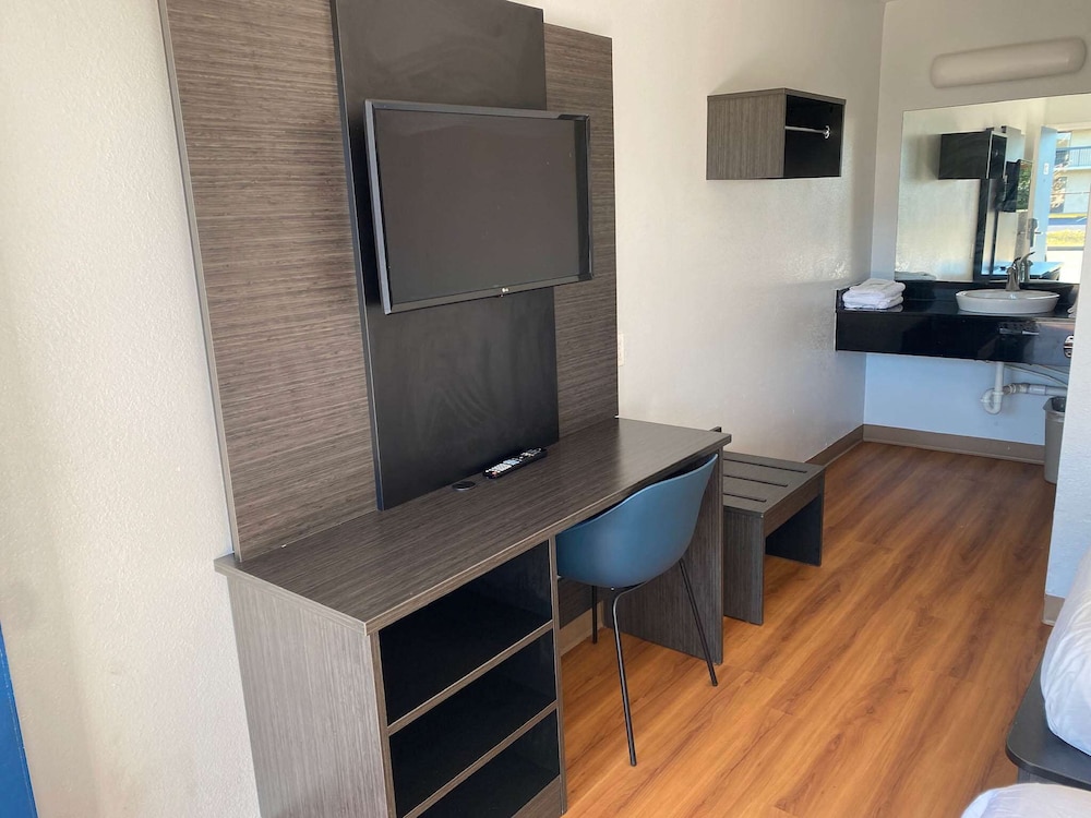 Motel6 Gulfport, MS – Airport 28/48