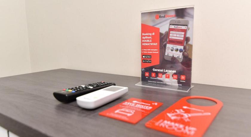 Reddoorz Plus Near Jalan Imam Bonjol Denpasar 21/28