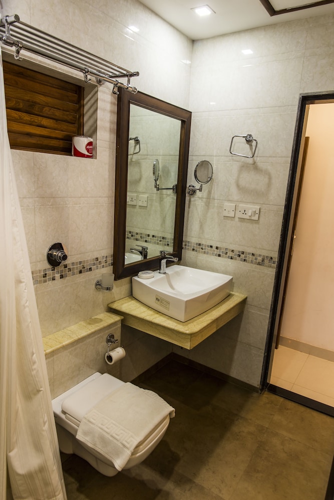 SHIKARA BEACH RESORT 39/41