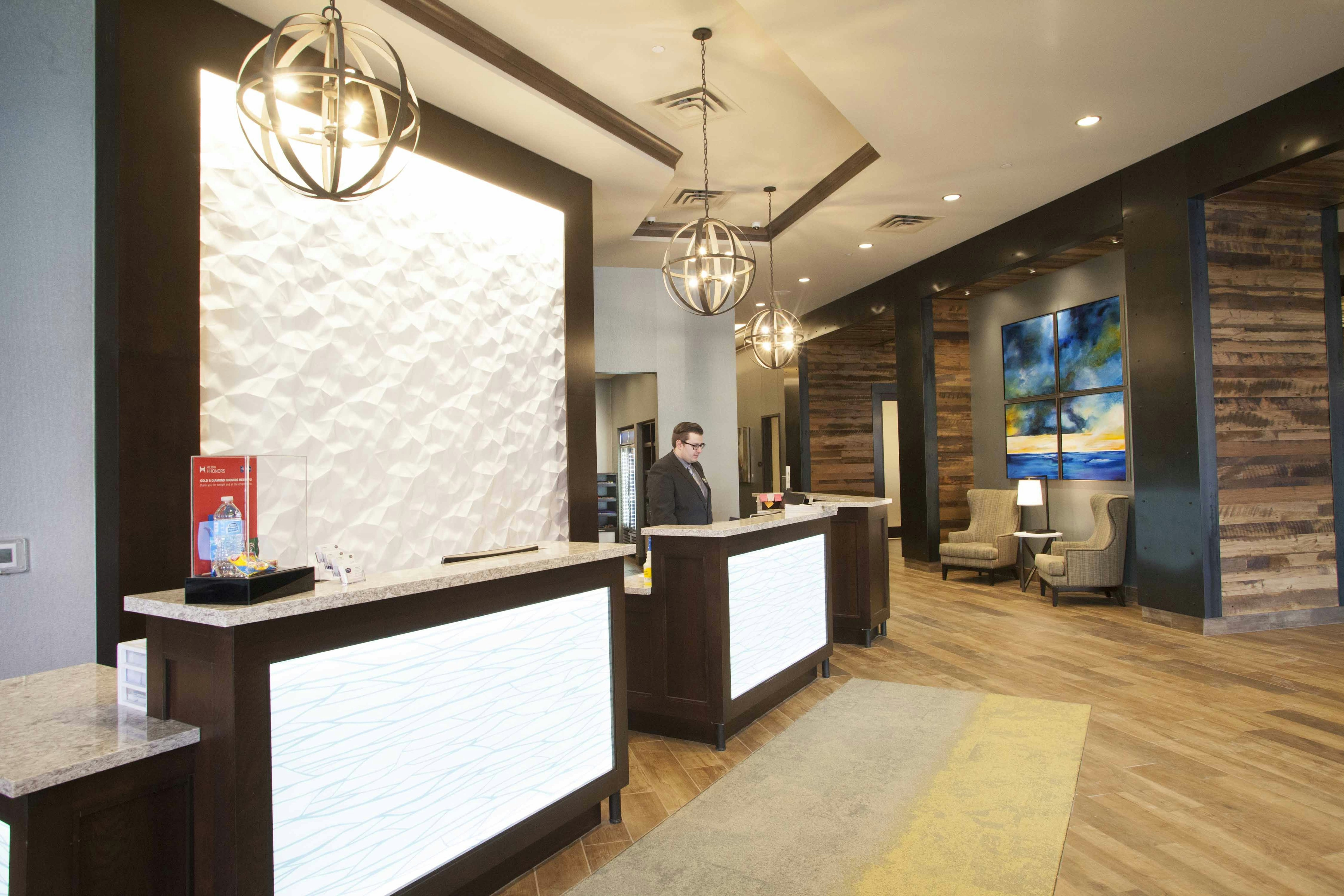 Hampton Inn Suites St Paul Downtown 5/70