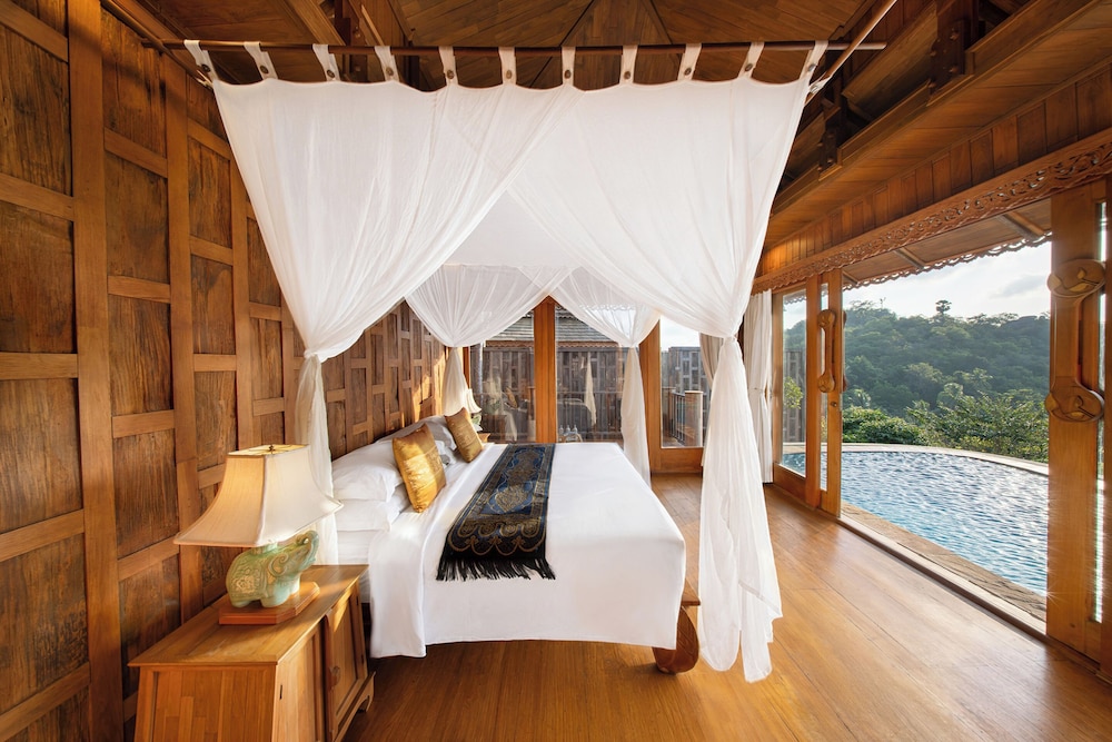 Royal Grand Pool Villa