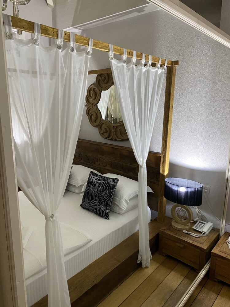 Nisi Hotel 40/63