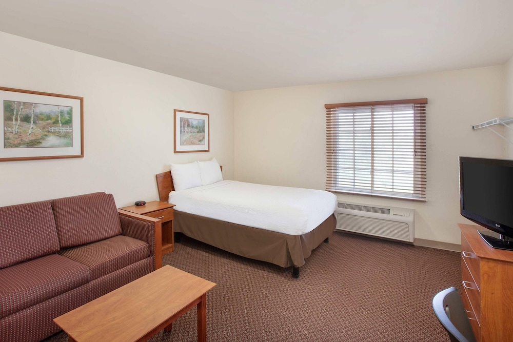 WoodSpring Suites Texas City 17/36