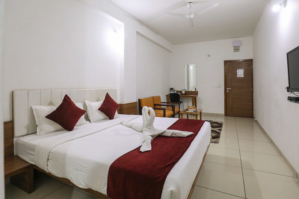 DELUXE, DOUBLE BED
