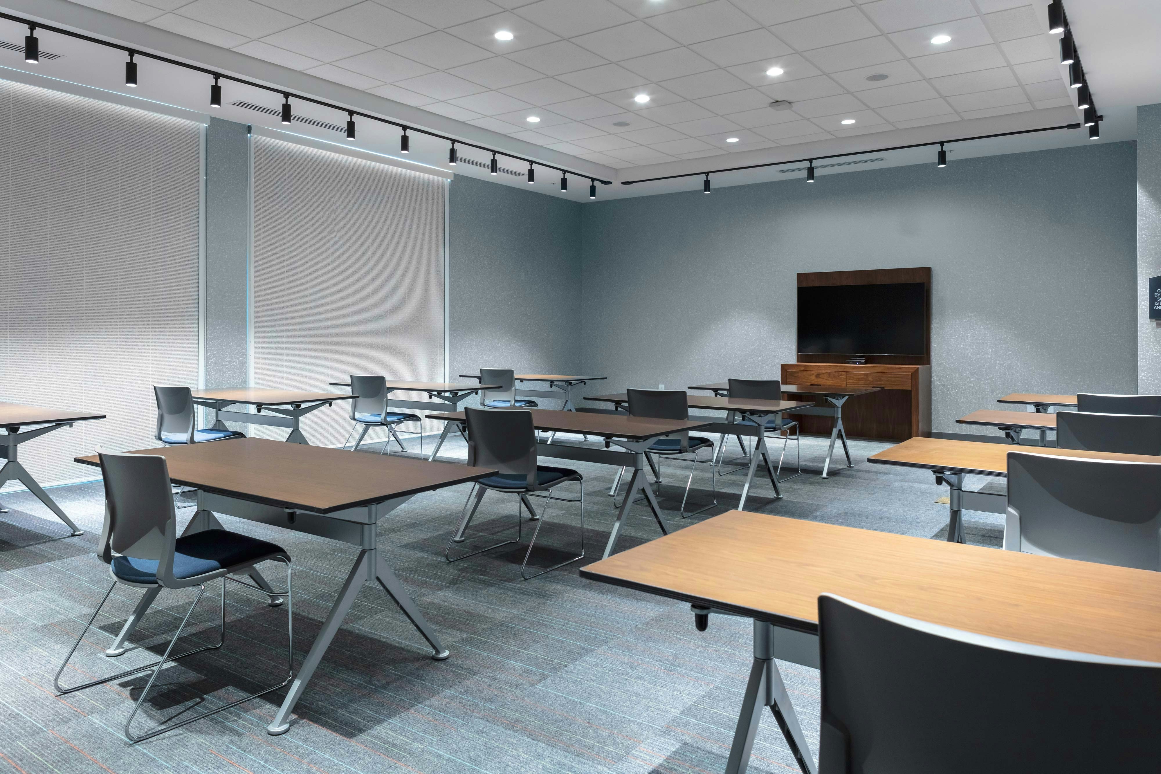 Aloft Orlando Lake Buena Vista 44/49