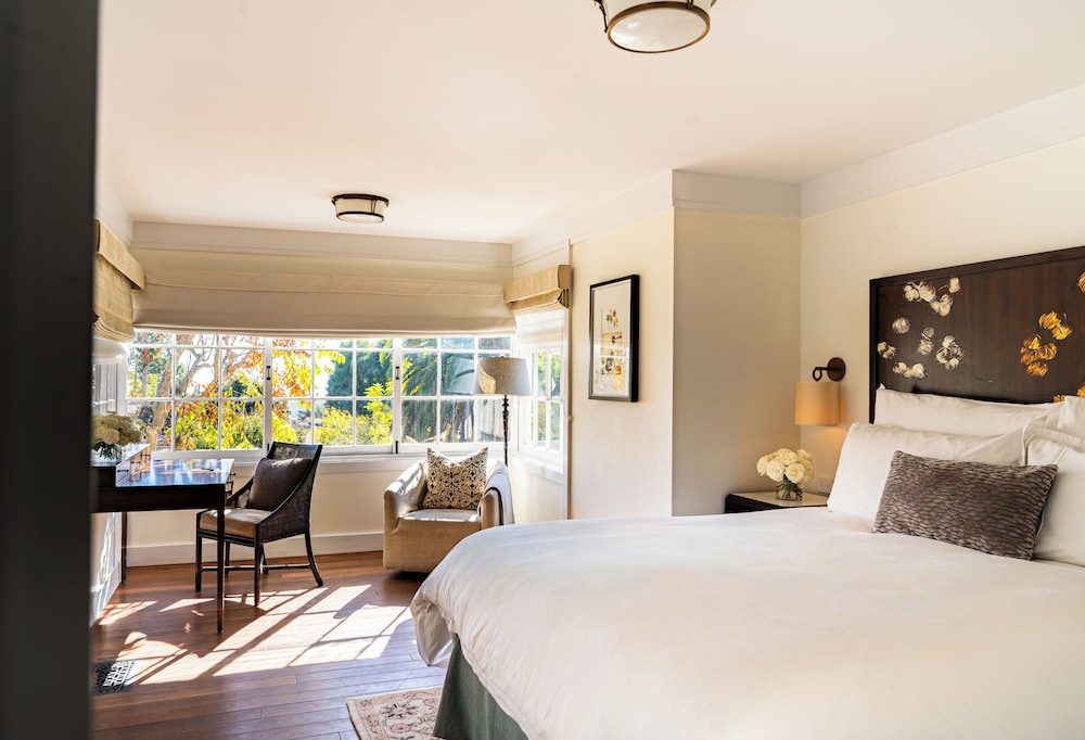 SUITE, WITH VIEW