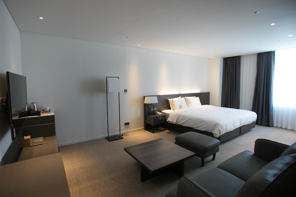 Sky View Hotel 10/56
