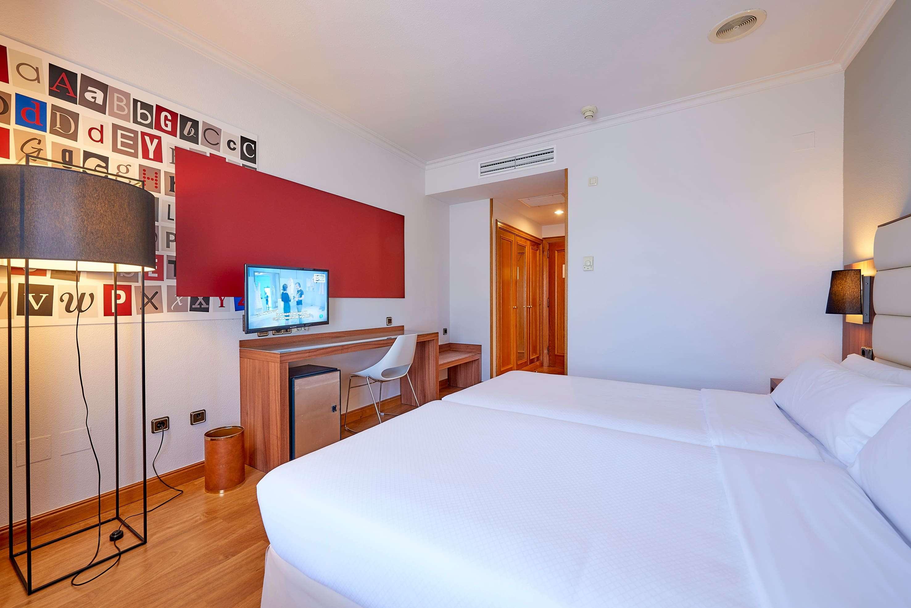 Room, Triple
