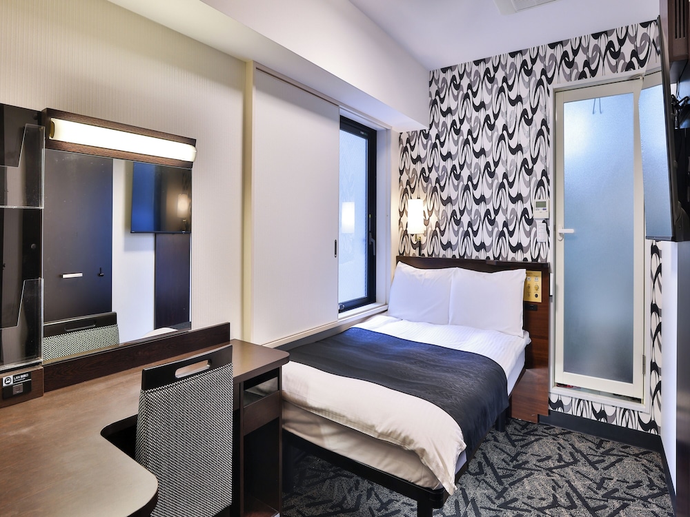 SEMI ROOM, SEMI DOUBLE BED