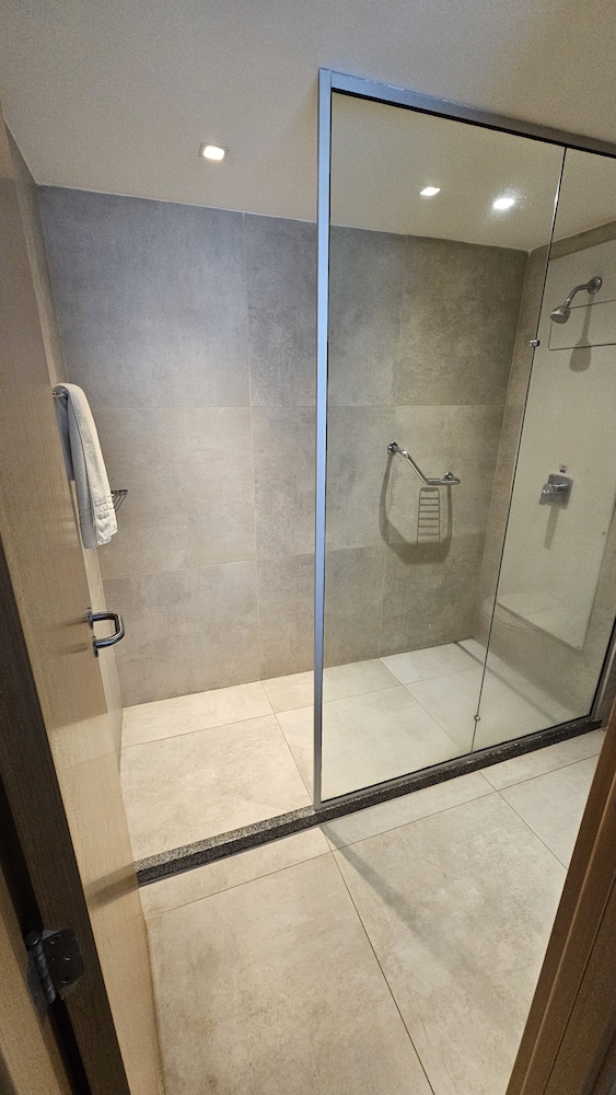 Silverton Paiva Experience Flat 19/29