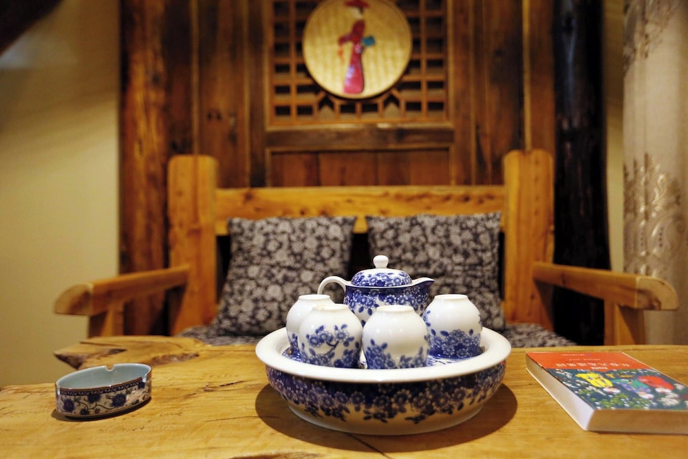 Xiangxi Dreamweaver Inn 8/50