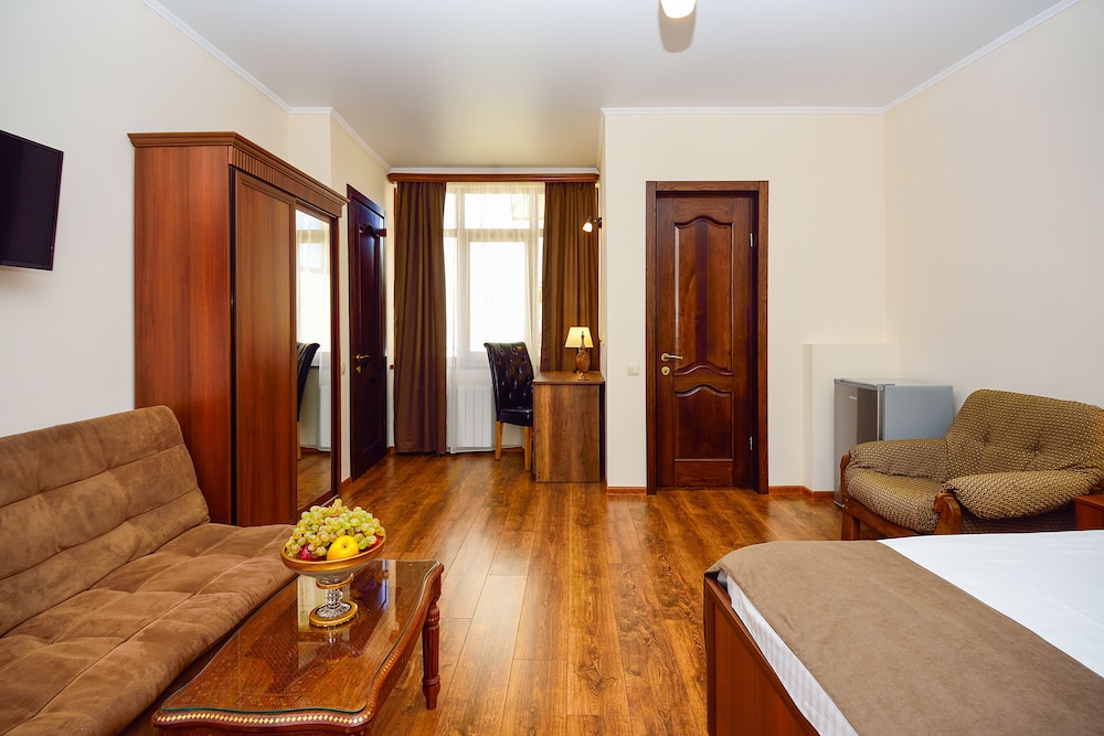 Hotel British House 25/50