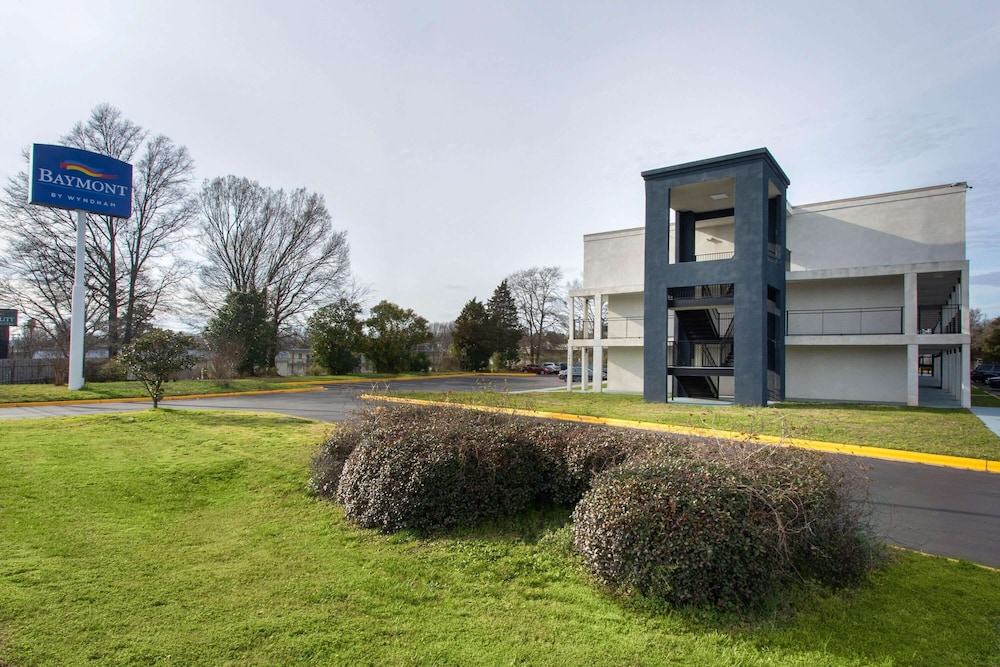 Clarion Pointe Charlotte 56/57