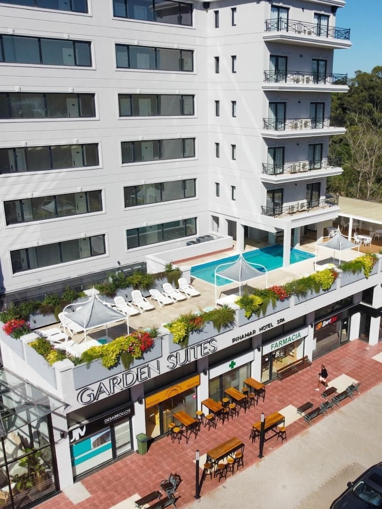 Garden Suites Pinamar 4/50
