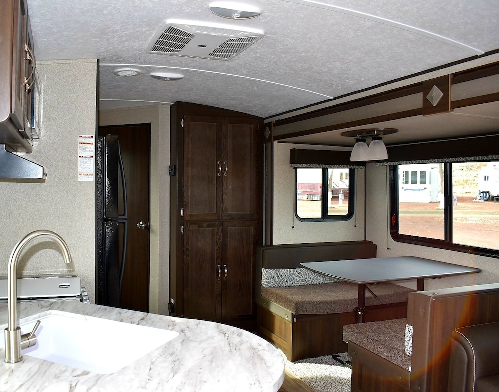 Grand Canyon RV Glamping 7/81