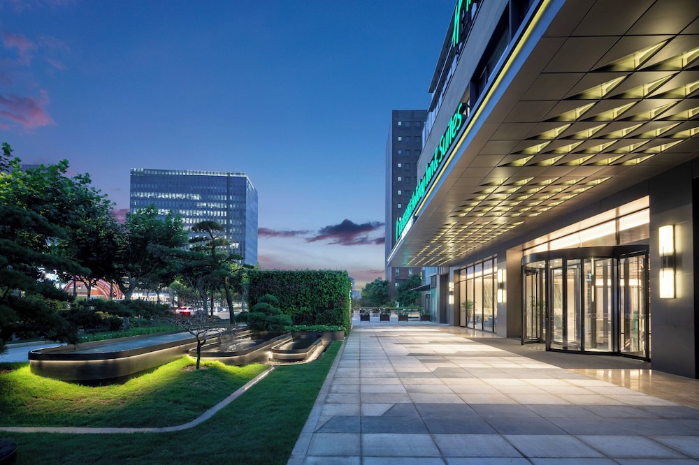 Holiday Inn Hotel & Suites Shanghai Changfeng by IHG 46/50