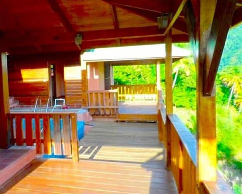 Piton Deck Villa 6/9