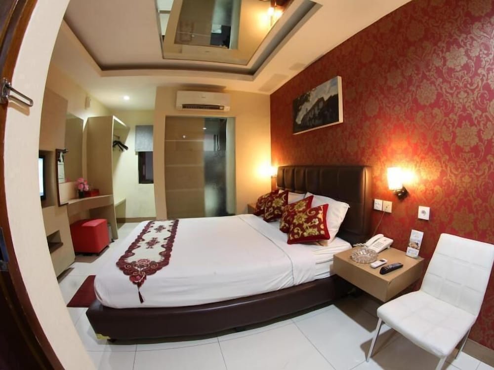 Antoni Hotel 10/35