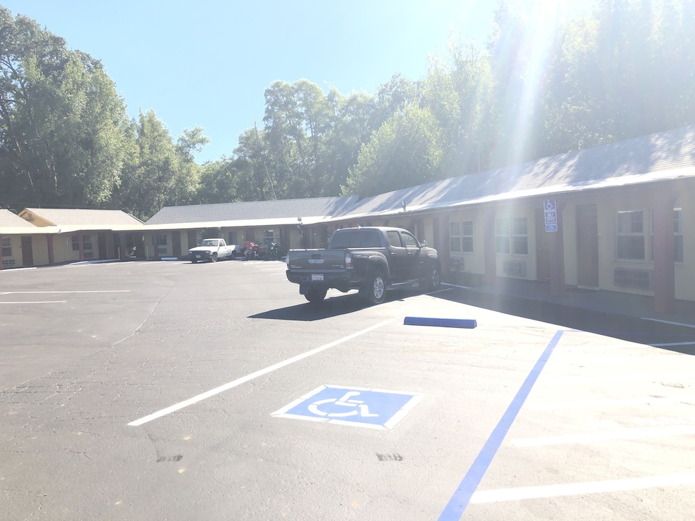 Western Village Inn 16/28