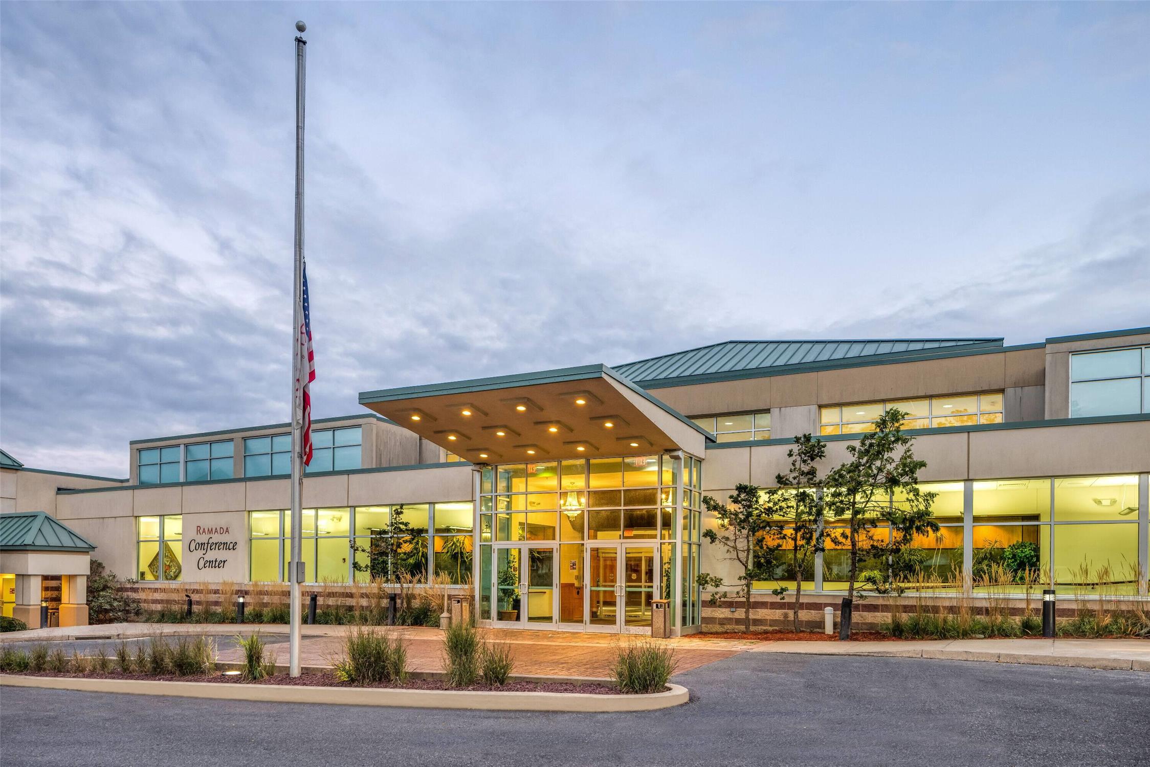 Ramada by Wyndham State College Hotel & Conference Center 2/40