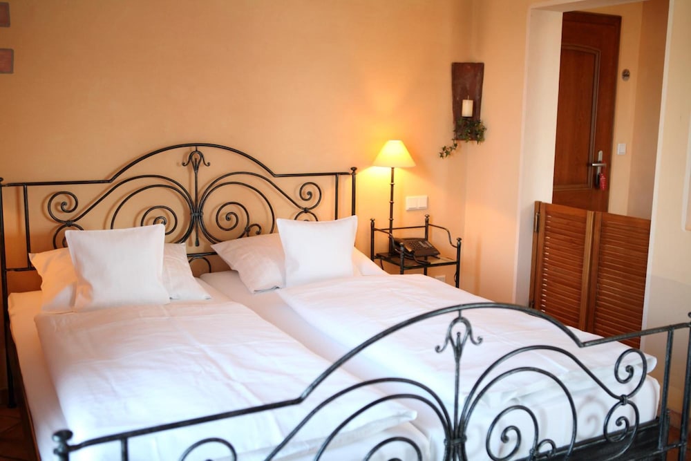Maifeld Sport- Und Tagungshotel 9/50