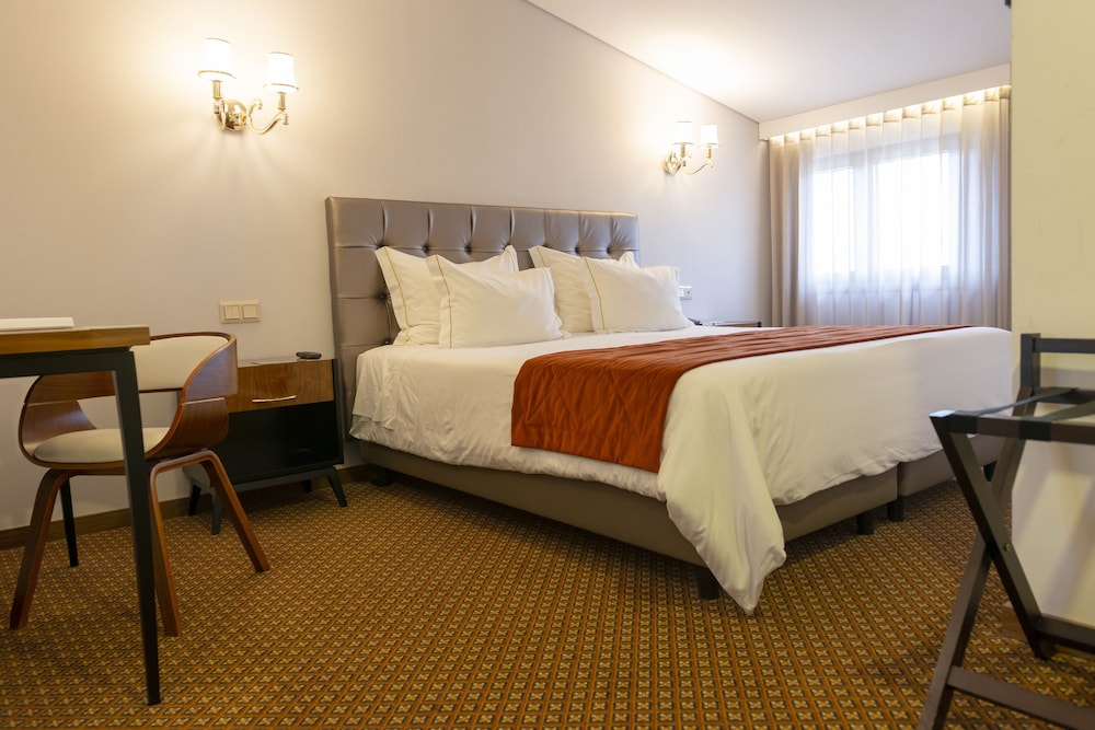 Hotel Lis Batalha 24/73