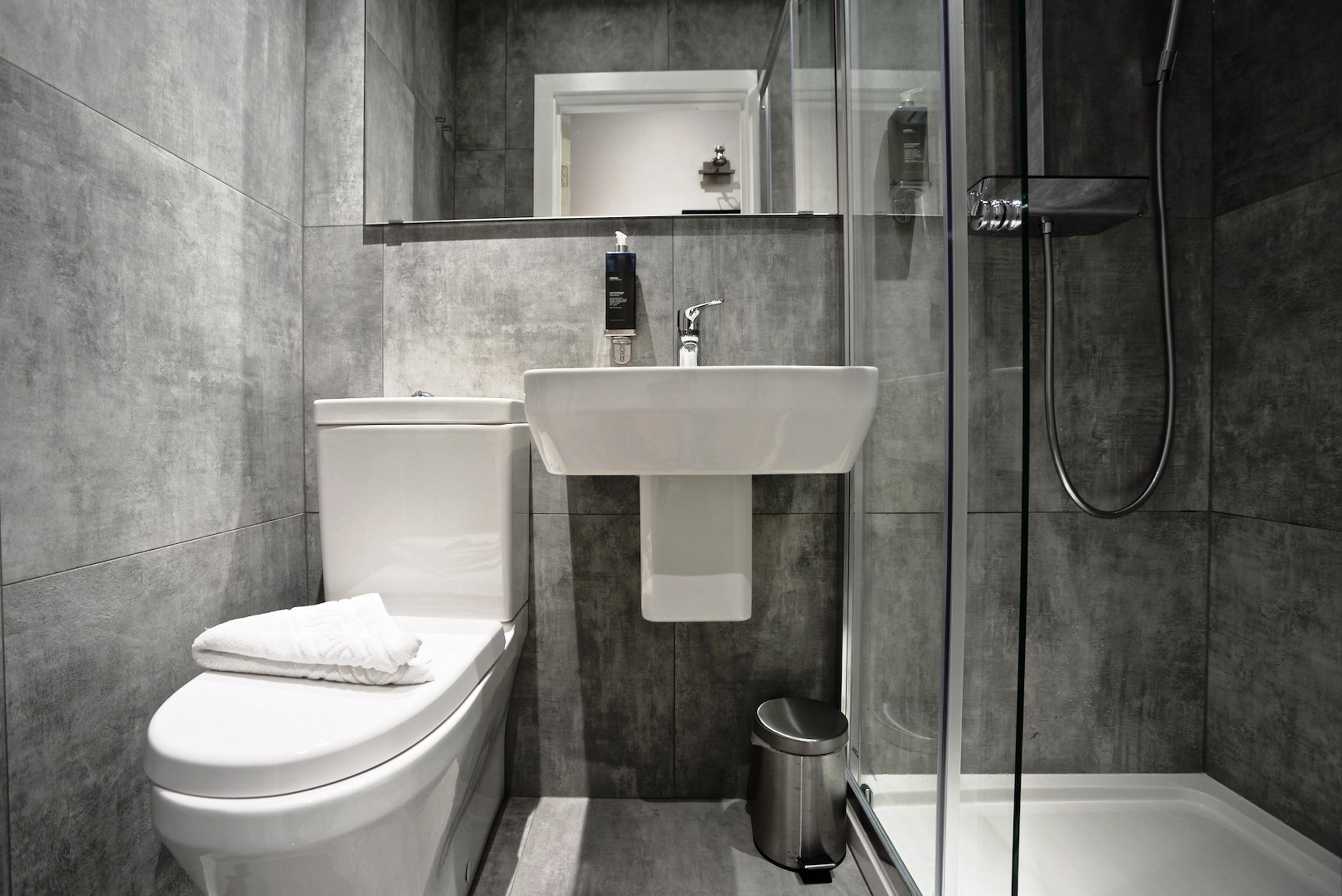 Room, Single, The 29 London 3/5