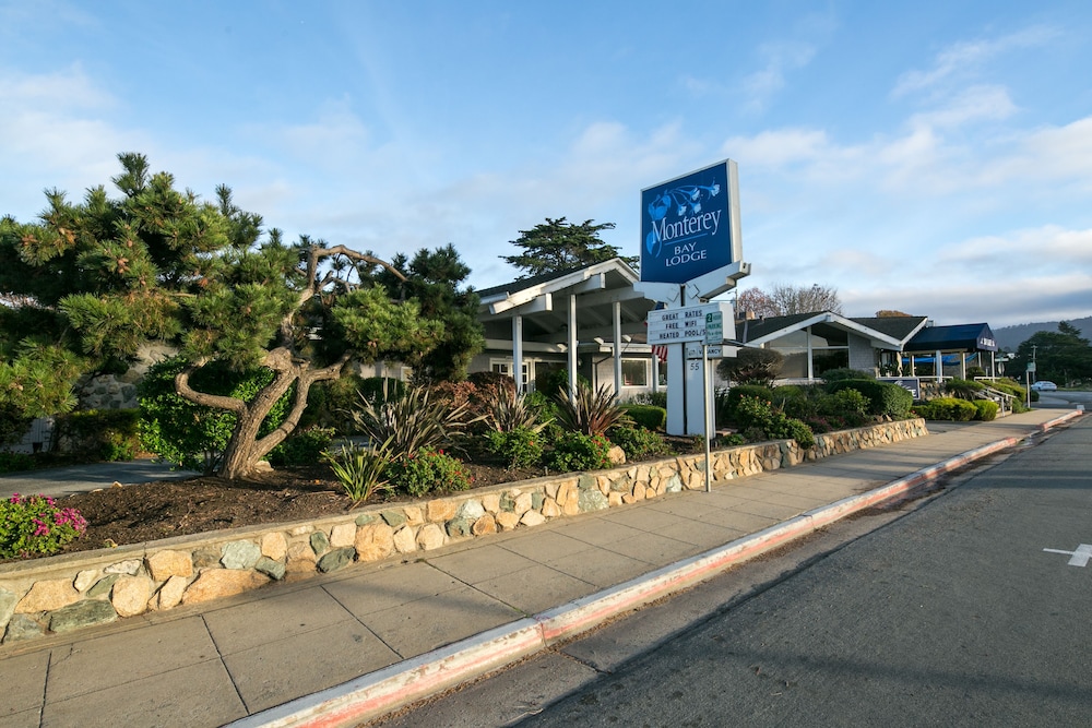 Monterey Bay Lodge 12/71
