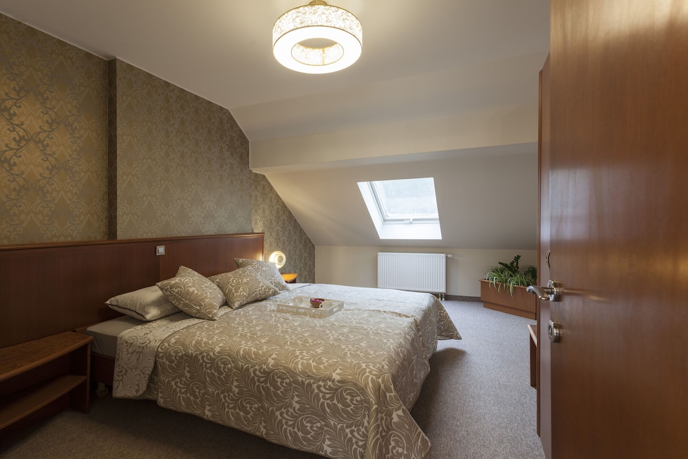 Aparthotel Rosa 10/29