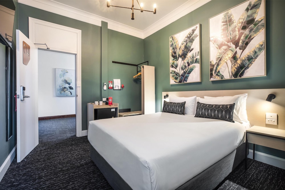 Pymble Hotel 14/50