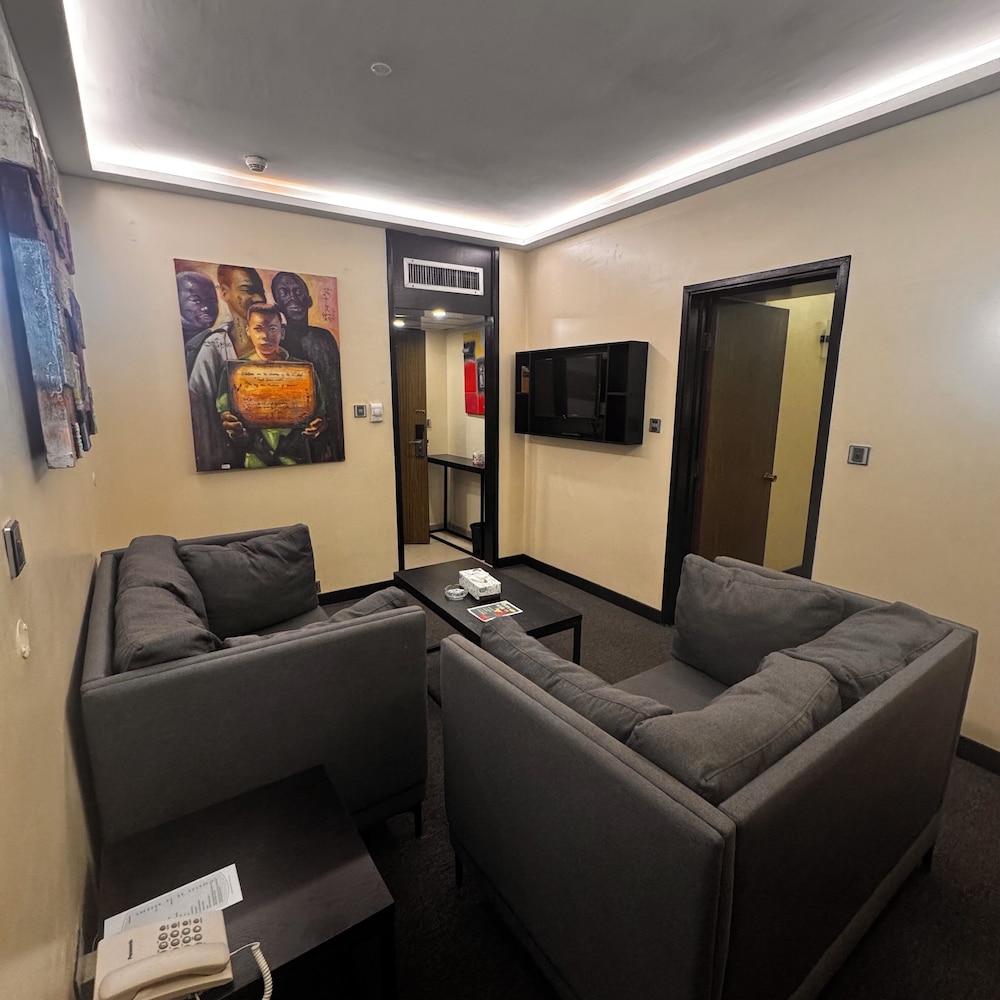 Presidential Hotel 27/50