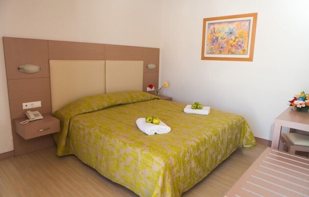 Panormo Beach Hotel 13/32