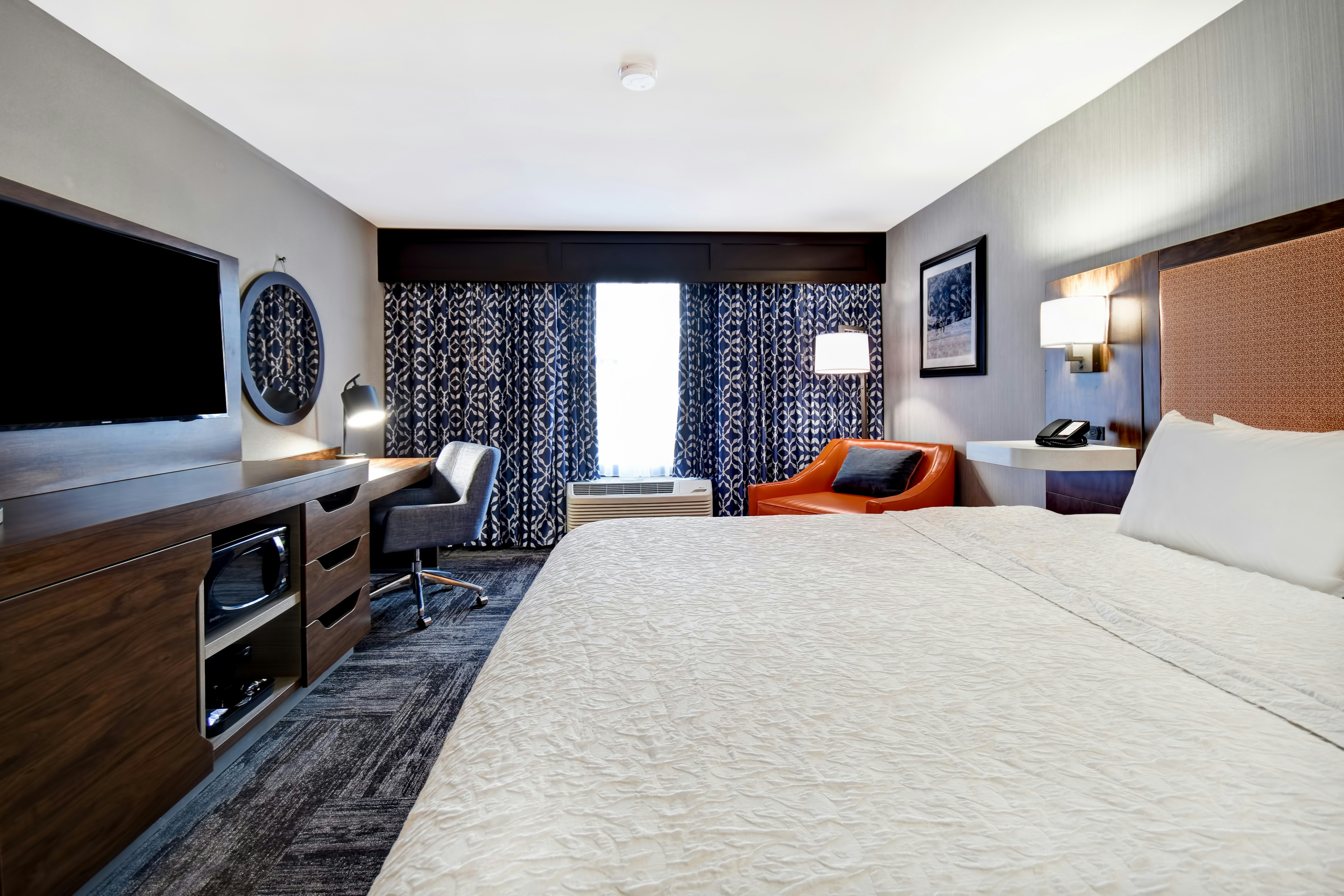 ROOM, KING BED