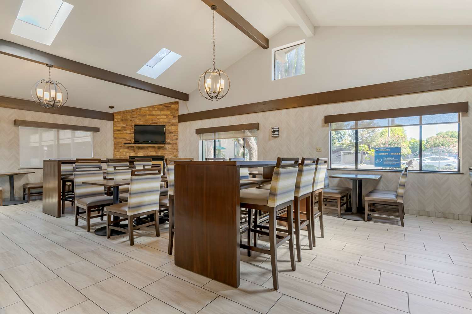 Best Western Plus Forest Park Inn 42/53