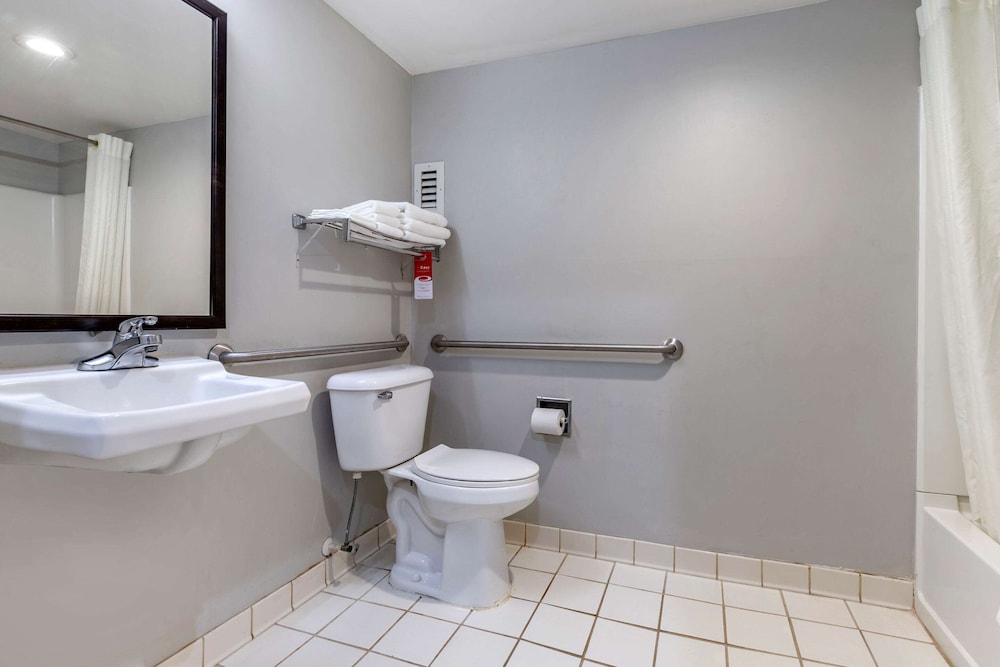 Econo Lodge Saint Stephen 7/37