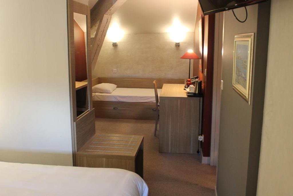 AUBERGE DE LA TOUR 13/26
