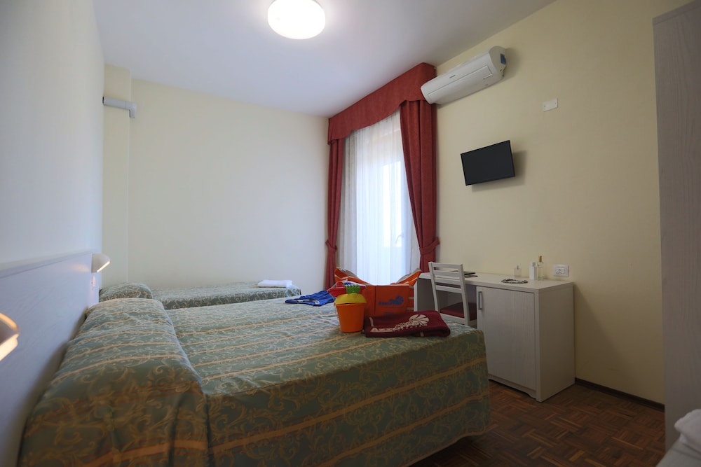 FAMILY HOTEL K2 & SPIAGGIA MARINA BEACH 8/38