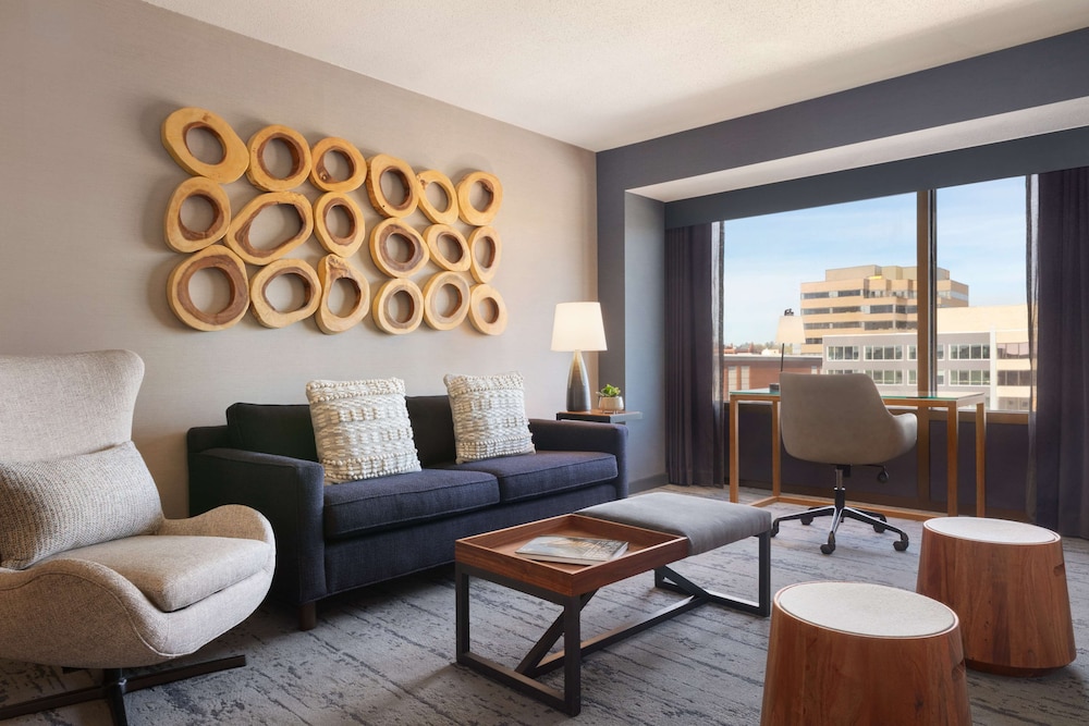 Hotel Champlain Burlington, Curio Collection by Hilton 46/77