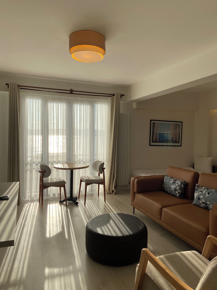 8 Rooms Boutique Hotel 29/50