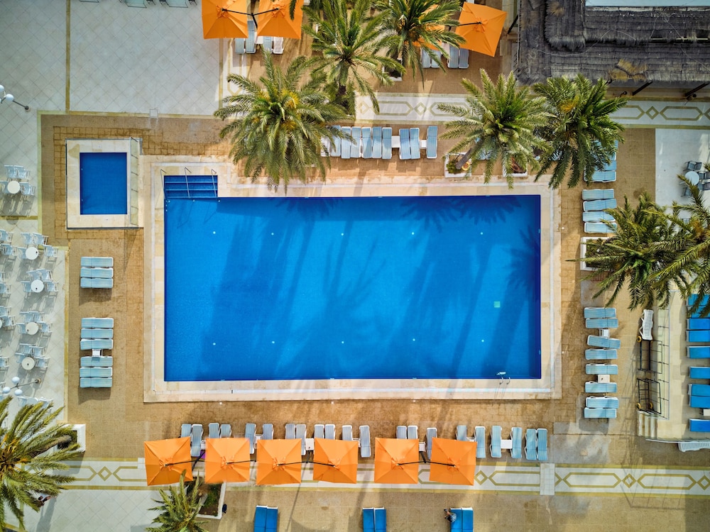 Hari Club Beach Resort 10/103